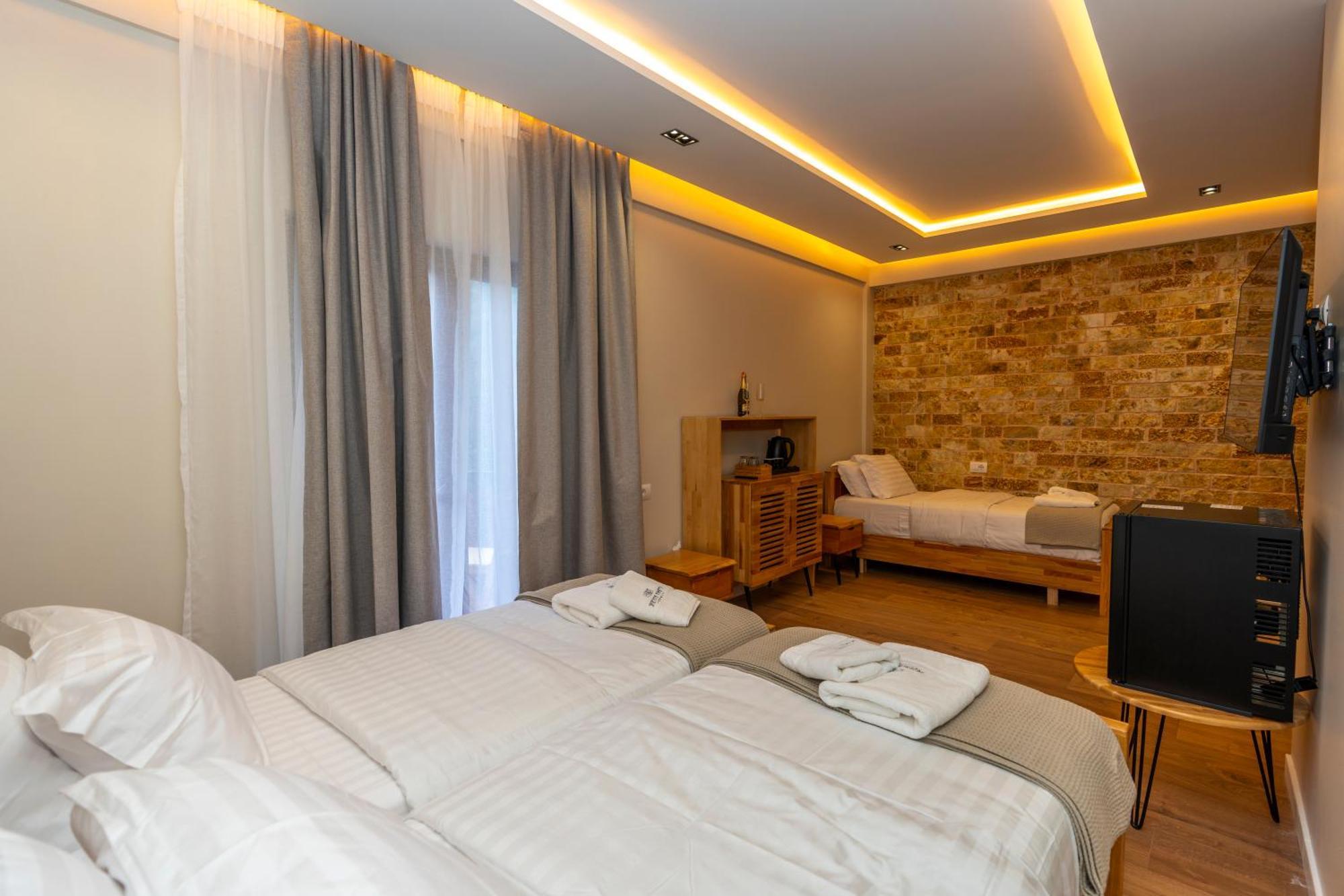 Hotel Jezerca Theth Exterior photo